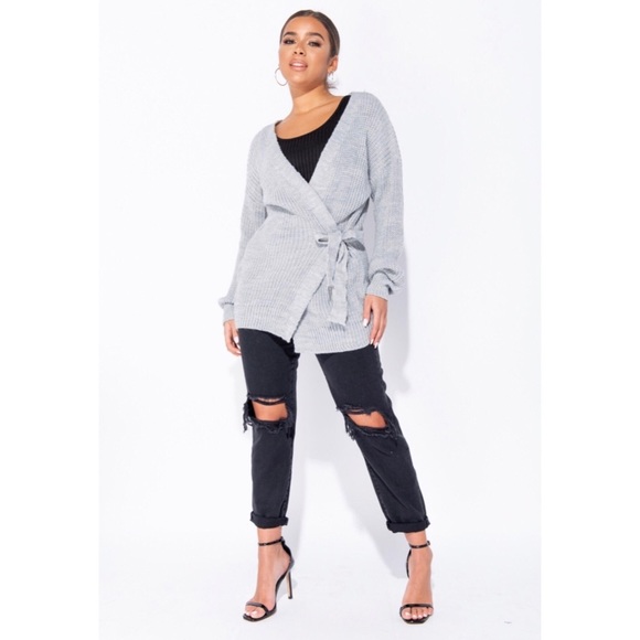 New Arrival!!! Grey Mid Length Cardigan - Picture 3 of 9